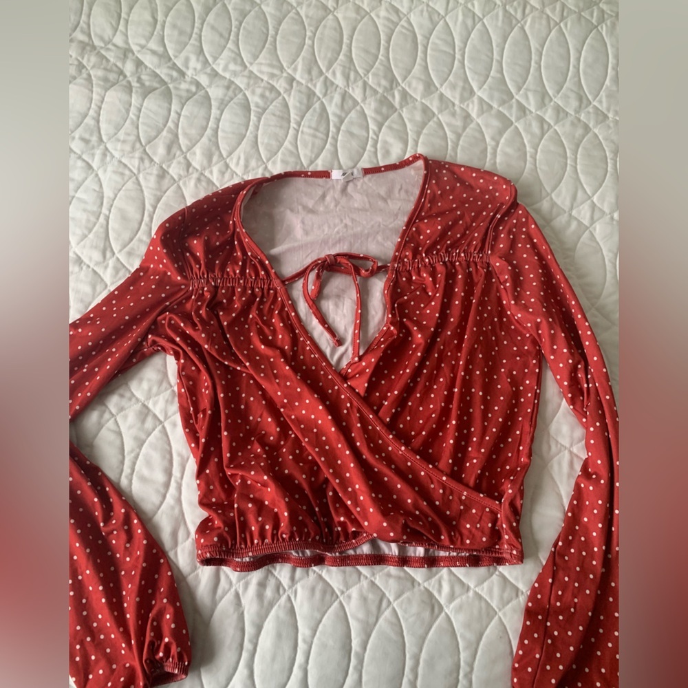 #18 Long sleeve wrap cropped top. Ardene size S
